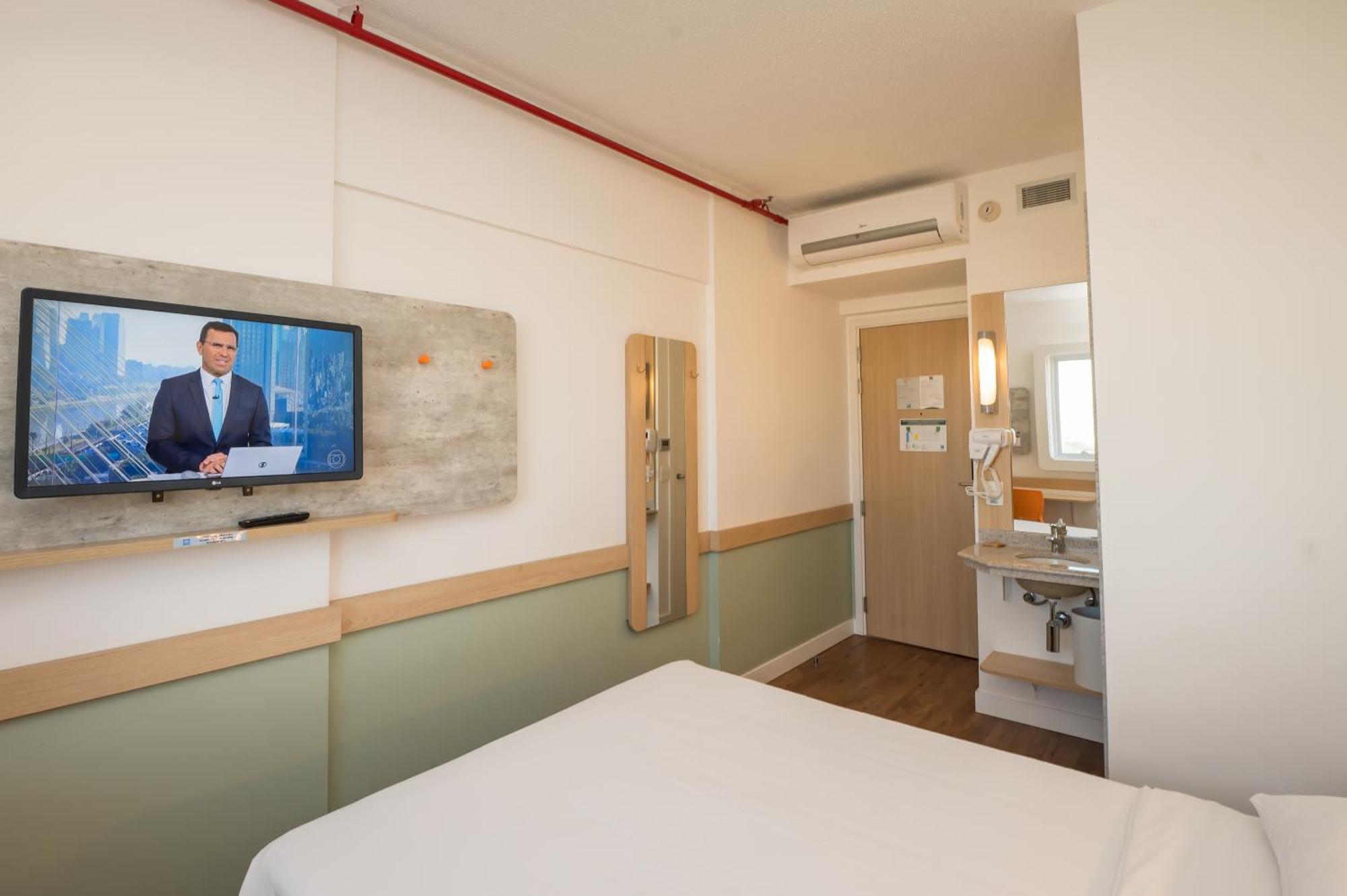 Ibis Budget Campinas Aquidaban Exterior photo