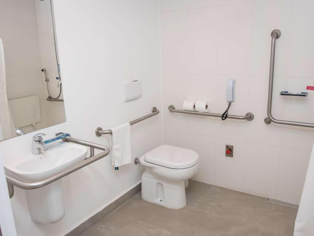 Ibis Budget Campinas Aquidaban Exterior photo